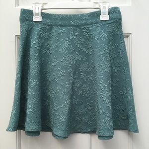 FLOWER EMBROIDERED SKIRT